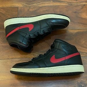 Kids Jordan 1 Sneakers
